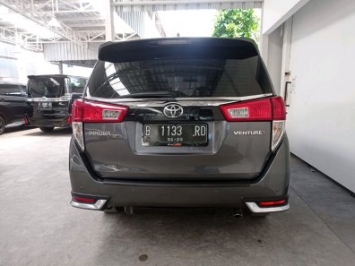 2020 Toyota Venturer Abu-abu - Jual mobil bekas di Banten