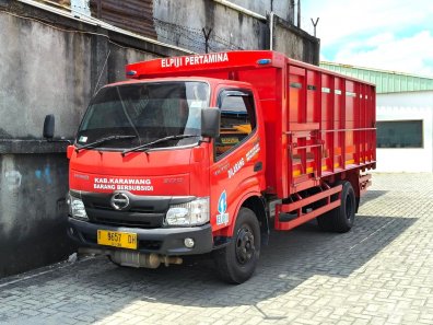 2022 Hino Dutro Merah - Jual mobil bekas di DKI Jakarta