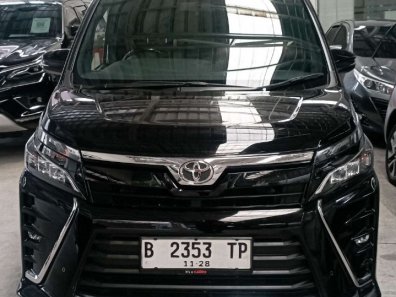 2018 Toyota Voxy 2.0 A/T Hitam - Jual mobil bekas di Banten