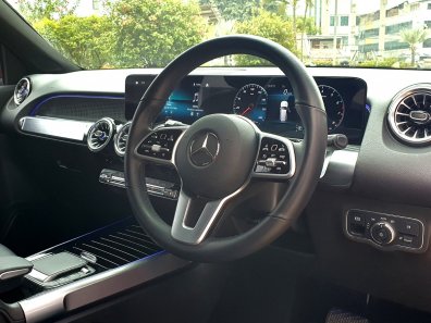 2021 Mercedes-Benz GLB 200 Progressive Line Merah - Jual mobil bekas di DKI Jakarta