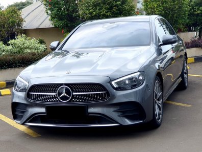 2023 Mercedes-Benz E-Class E 300 Abu-abu - Jual mobil bekas di DKI Jakarta