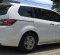 2011 Mazda 8 2.3 A/T Putih - Jual mobil bekas di Banten-4