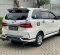 2019 Daihatsu Xenia 1.3 R Deluxe AT Putih - Jual mobil bekas di Jawa Timur-8