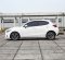 2016 Mazda 2 R Putih - Jual mobil bekas di DKI Jakarta-22