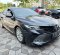 2020 Toyota Camry V Hitam - Jual mobil bekas di Jawa Barat-2