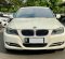 2011 BMW 3 Series 320i Putih - Jual mobil bekas di DKI Jakarta-1