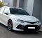 2022 Toyota Camry 2.5 Hybrid Putih - Jual mobil bekas di DKI Jakarta-1