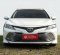 2020 Toyota Camry 2.5 V Putih - Jual mobil bekas di Jawa Barat-4