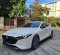 2019 Mazda 3 Hatchback Putih - Jual mobil bekas di Jawa Timur-2