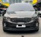 2017 Kia Grand Sedona Ultimate Coklat - Jual mobil bekas di DKI Jakarta-9