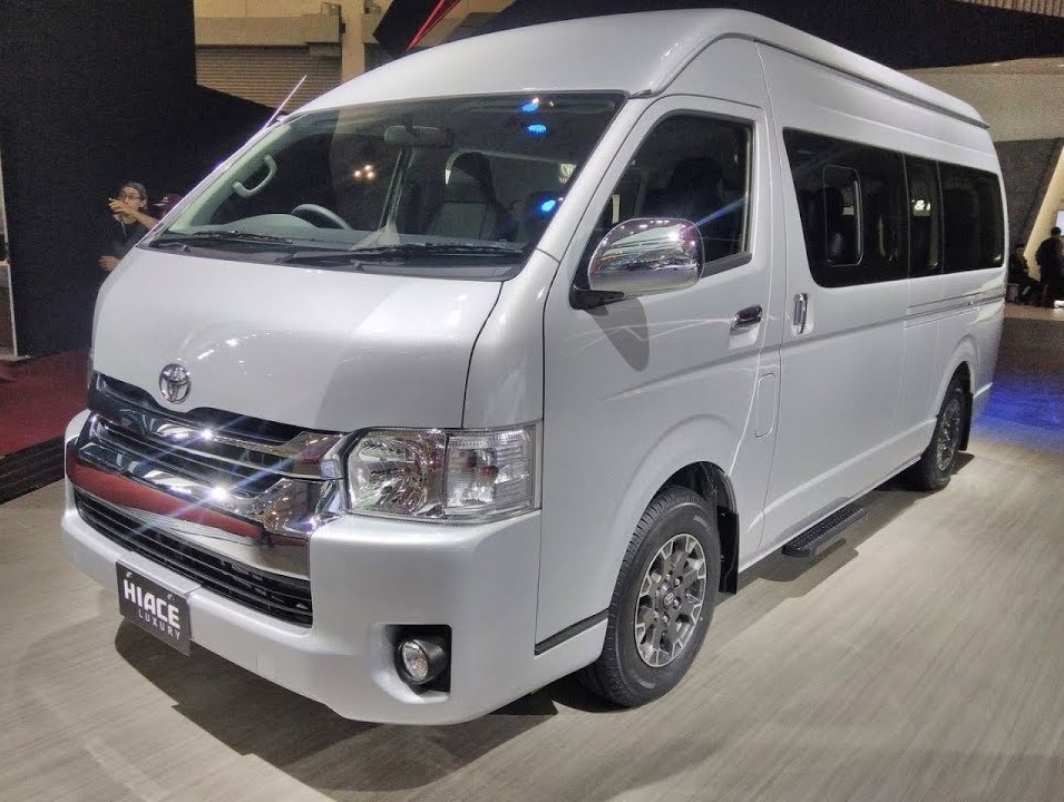 Commercial Van Toyota New Hiace Luxury Tampil Mewah 