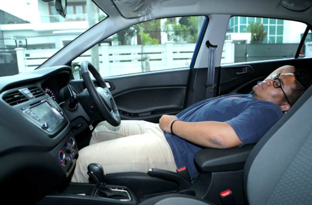 Tips Supaya Aman dan Nyaman Saat Tidur Di Dalam Mobil